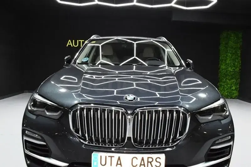 Usado BMW X5 Comfort Edition 265 CV (194 kW) 2020 Gris / plata SUV