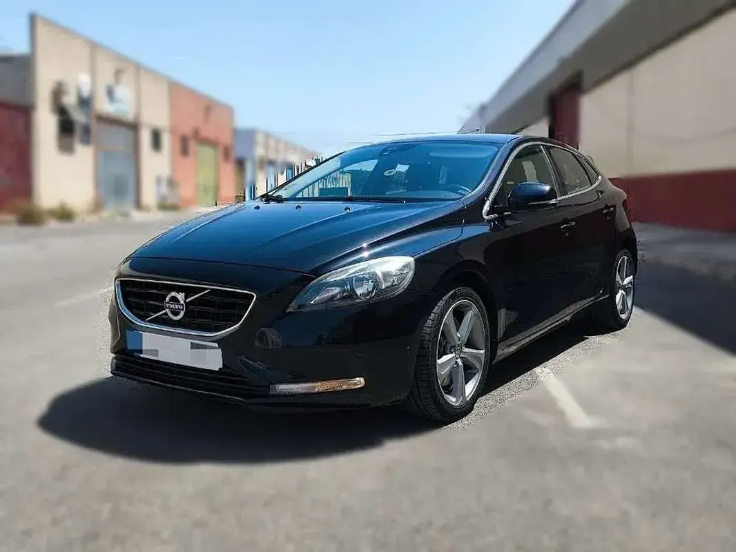 Usado Volvo V40 Kinetic 150 CV (110 kW) 2012 Negro Utilitario