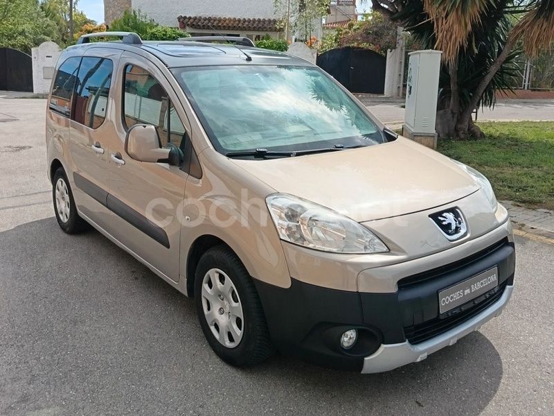Beige Usado 2011 Peugeot Partner Tepee Access Monovolumen | 8900 € - Imagen 1/4