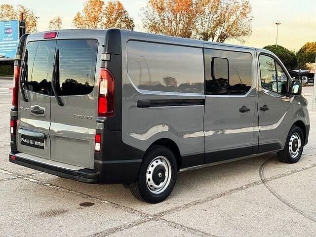 Usado Renault Trafic 125 CV (91 kW) 2018 Gris Monovolumen