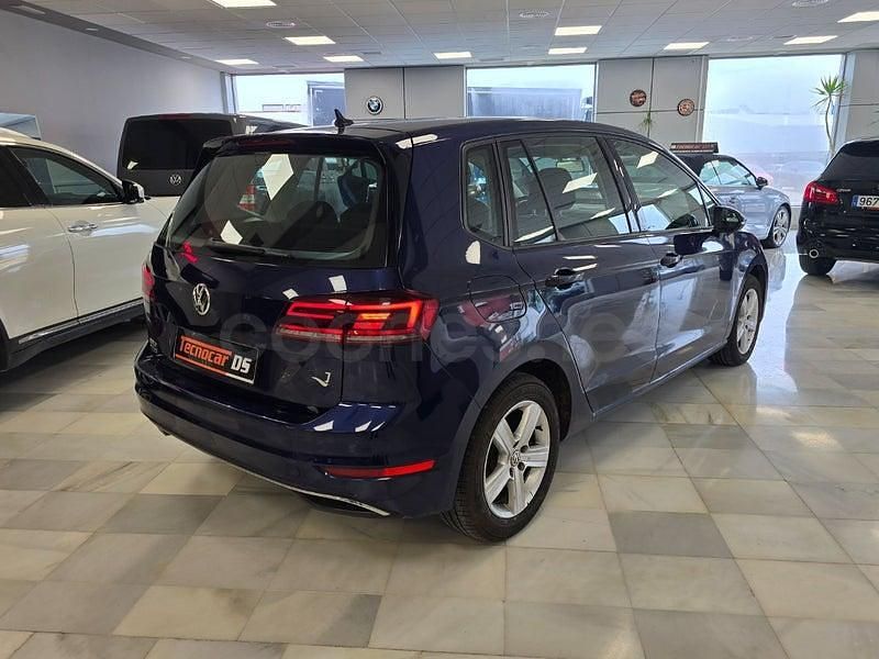 Usado VW Golf Sportsvan Advance 115 CV (84 kW) 2019 Gris / plata Monovolumen