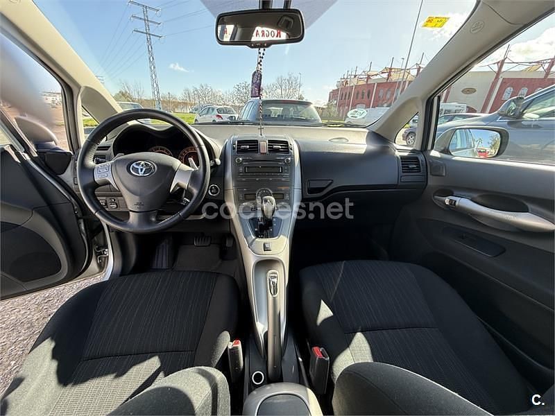 Usado Toyota Auris Luna 124 CV (91 kW) 2007 Gris / plata Utilitario