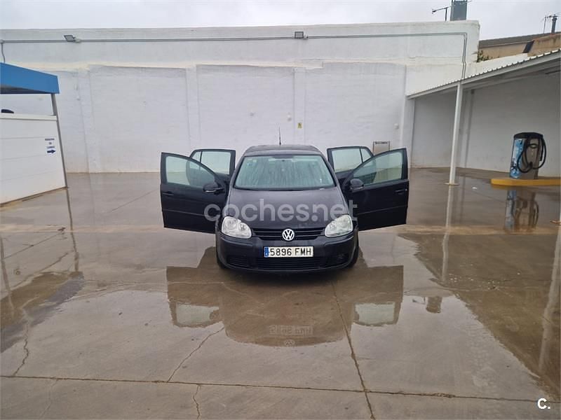 Usado VW Golf IV Highline 105 CV (77 kW) 2006 Negro Berlina
