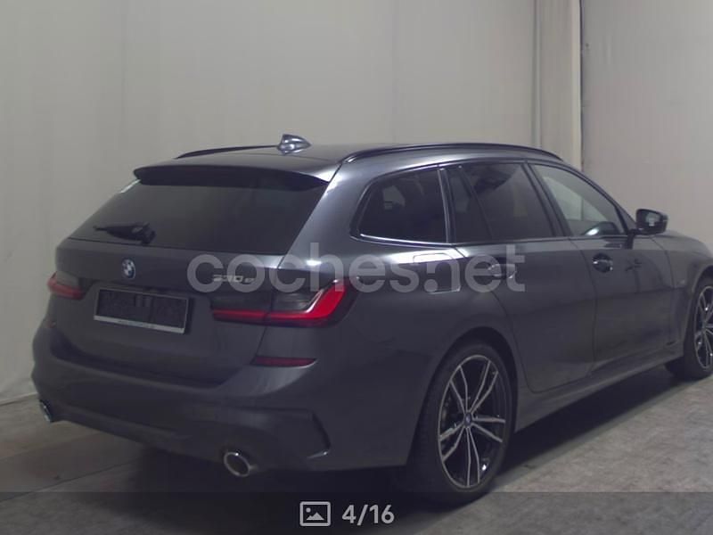 Gris / plata Usado 2022 BMW 330e Comfort Edition Familiar | 39.500 € (Caro) - Imagen 1/4