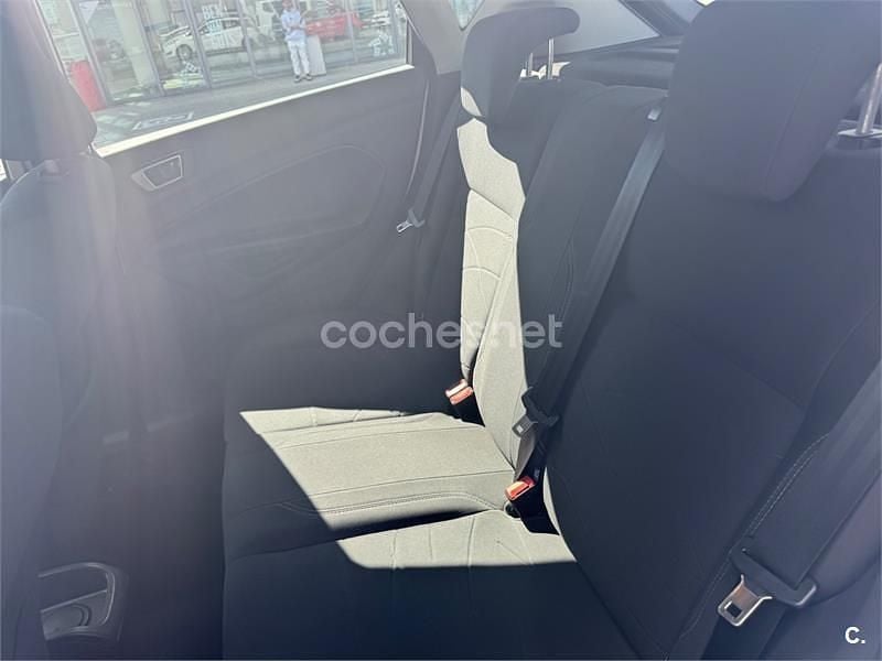 Usado Ford Fiesta Trend 75 CV (55 kW) 2014 Blanco Utilitario