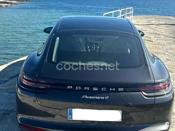 Usado Porsche Panamera 4 Executive 462 CV (339 kW) 2018 Gris / plata Berlina