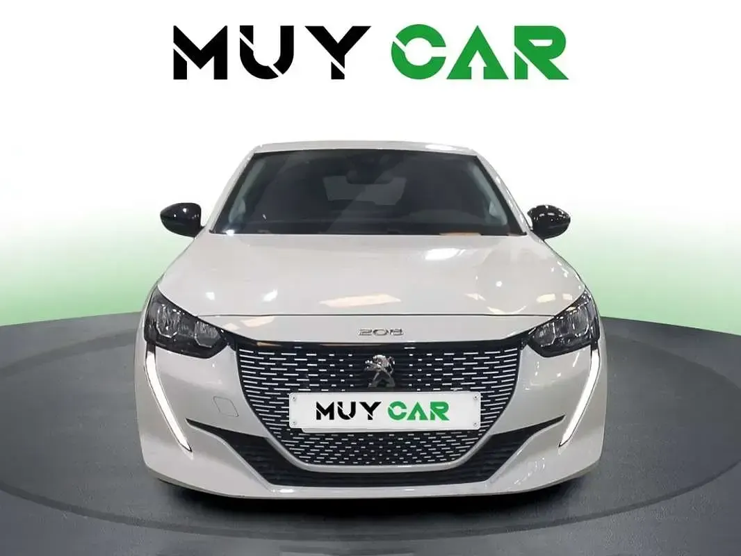 Usado Peugeot e-208 Allure 100 kW (136 CV) 2022 Blanco Utilitario