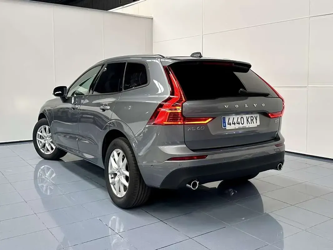 Usado Volvo XC60 Momentum 150 CV (110 kW) 2018 Gris SUV