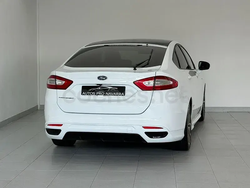Usado Ford Mondeo ST-Line 165 CV (121 kW) 2018 Blanco Berlina