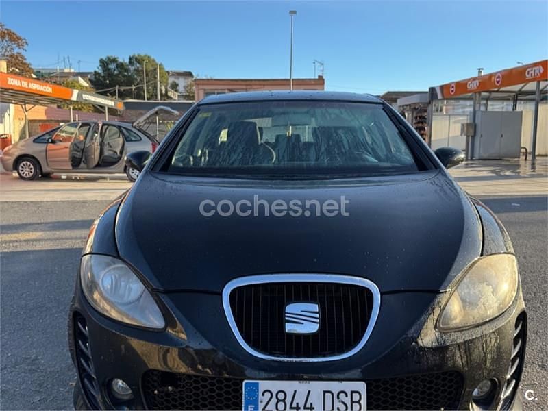 Negro Usado 2005 Seat Leon Sport Berlina | 3100 € (Buen precio) - Imagen 1/4