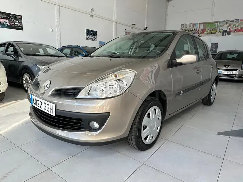Usado Renault Clio II Authentique 75 CV (55 kW) 2008 Beige Berlina
