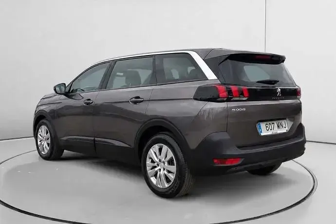 Usado Peugeot 5008 Active 136 HP (100 kW) 2024 SUV