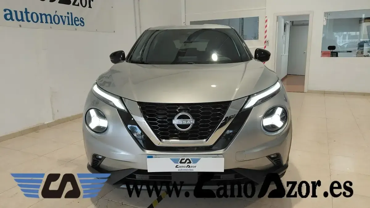Usado Nissan Juke N-Connecta 114 HP (83 kW) 2024 Cinzento SUV