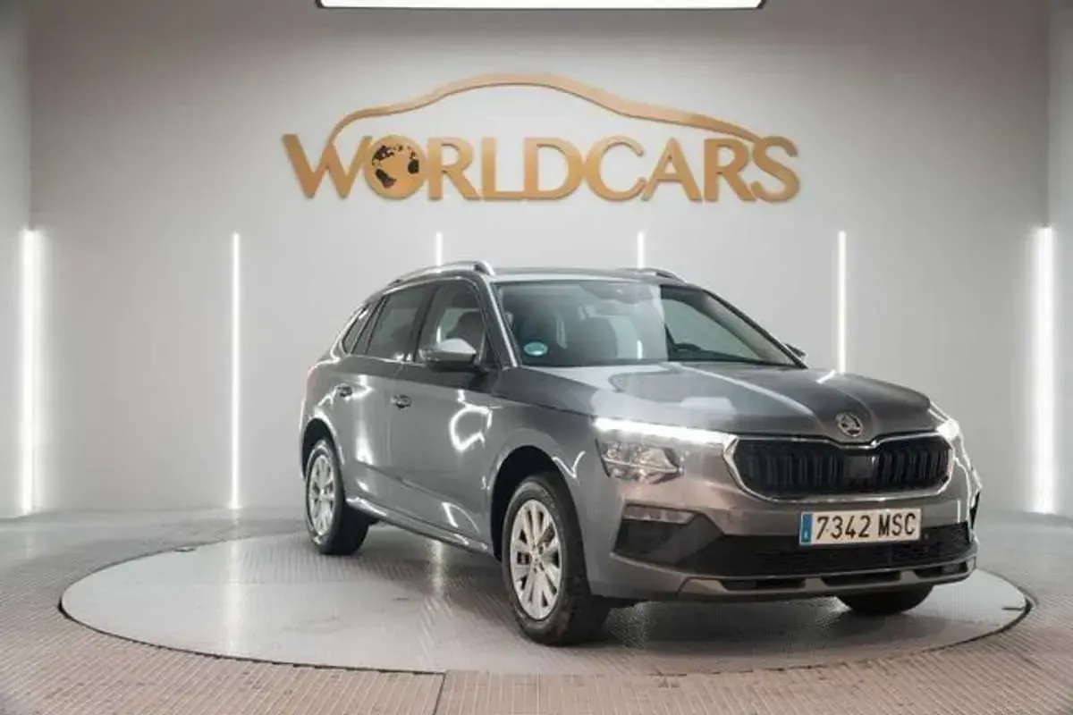 Usado Skoda Kamiq Selection 116 CV (85 kW) 2024 Gris SUV