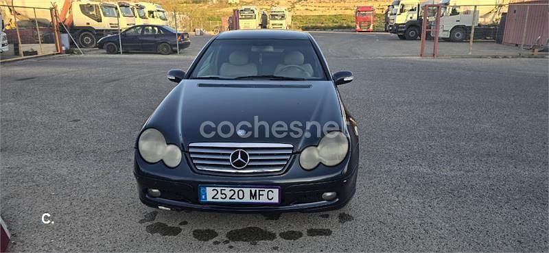 Azul Usado 2003 Mercedes C220 Berlina | 3300 € (Precio justo) - Imagen 1/4