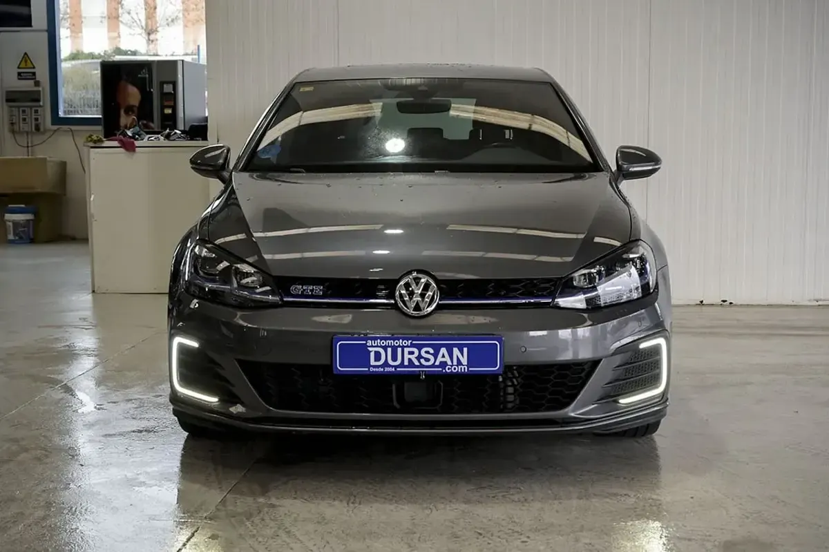 Usado VW Golf VII GTE 204 CV (150 kW) 2017 Gris Utilitario