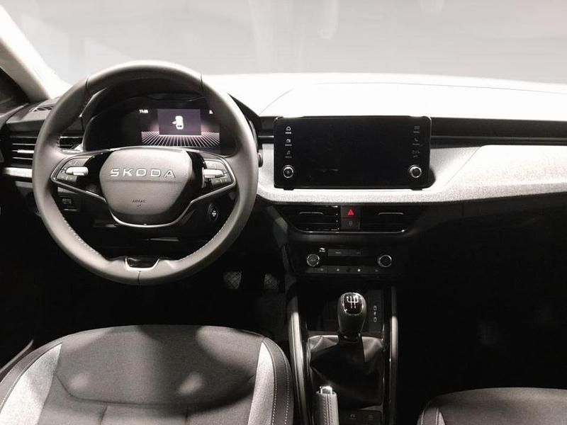 Nuevo Skoda Scala Selection 95 CV (69 kW) 2025 Gris Utilitario