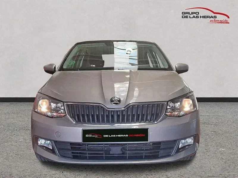 Usado Skoda Fabia Style 90 CV (66 kW) 2018 Beige Berlina