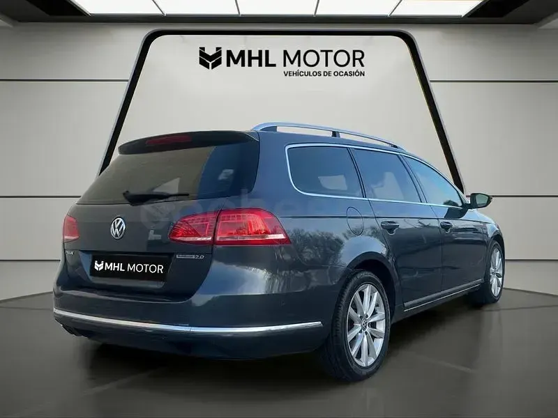 Usado VW Passat Highline 140 CV (102 kW) 2013 Gris / plata Familiar