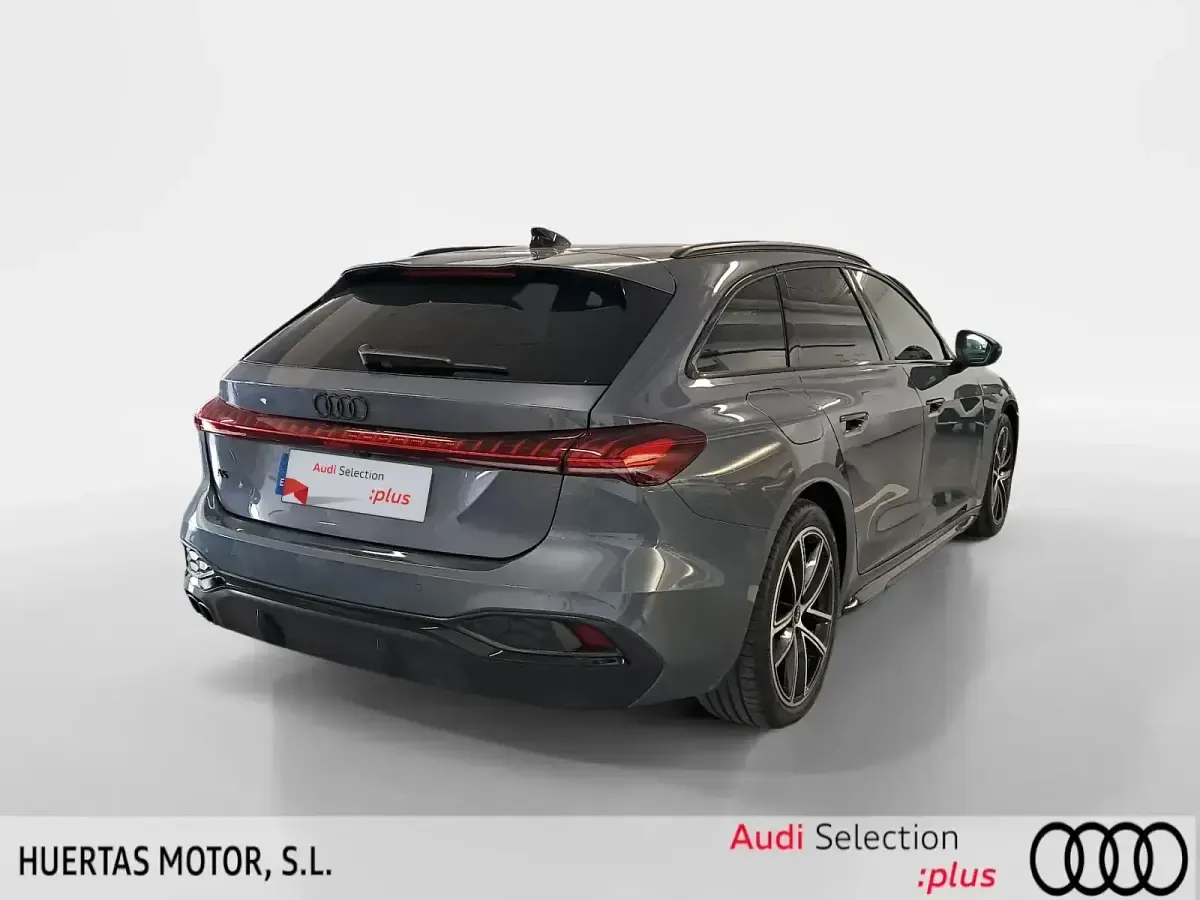 Nuevo Audi A5 Ambiente 204 CV (150 kW) 2026 Azul Familiar