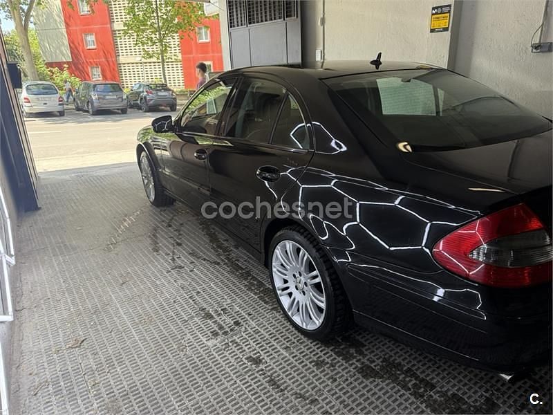 Usado Mercedes E220 170 CV (125 kW) 2009 Negro Berlina