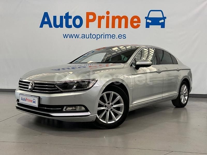 Gris / plata Usado 2016 VW Passat Advance Berlina | 12.470 € (Precio justo) - Imagen 1/4