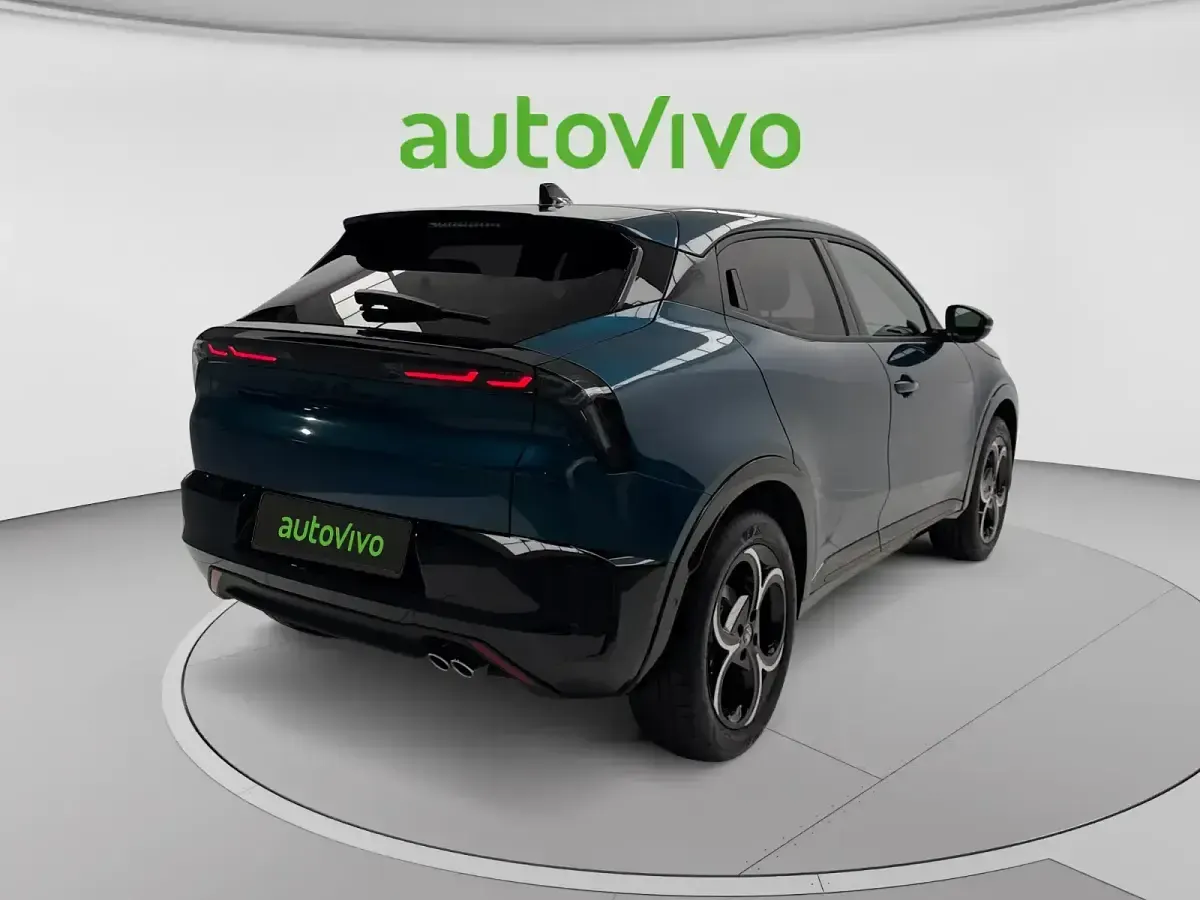 Usado Alfa Romeo Junior 136 CV (100 kW) 2025 Azul SUV