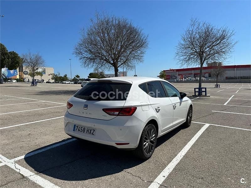 Usado Seat Leon I-Tech 150 CV (110 kW) 2014 Blanco Berlina