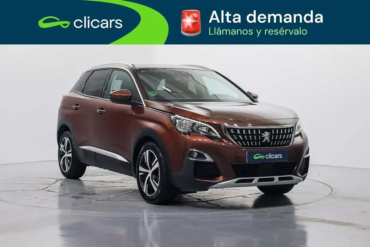 Usado Peugeot 3008 Allure 131 CV (96 kW) 2017 Marrón SUV