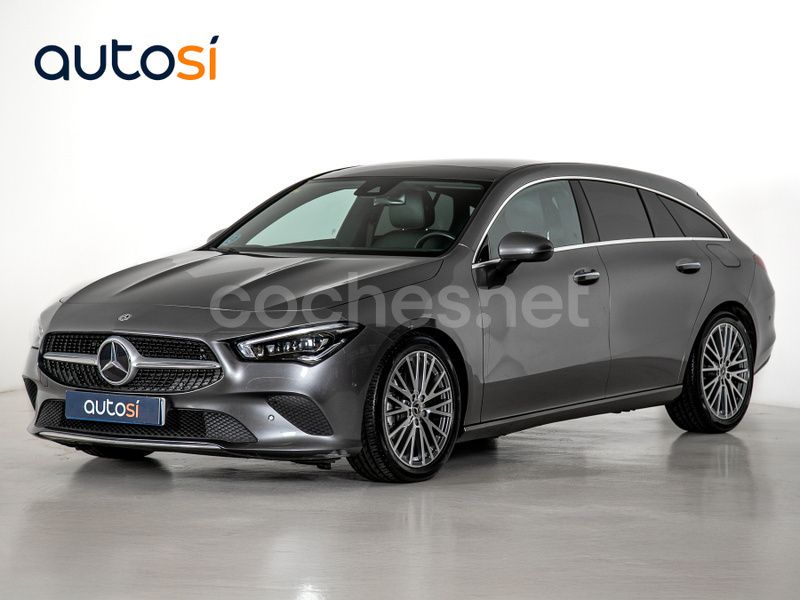 Gris / plata Usado 2020 Mercedes CLA200 Shooting Brake Familiar | 28.990 € (Un poco caro) - Imagen 1/4