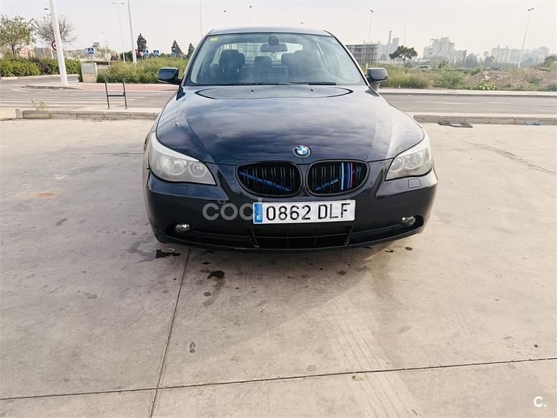 Usado BMW 520 170 CV (125 kW) 2005 Azul Berlina