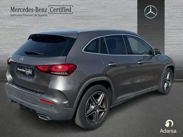 Usado Mercedes GLA200 163 CV (119 kW) 2022 Gris montaña SUV