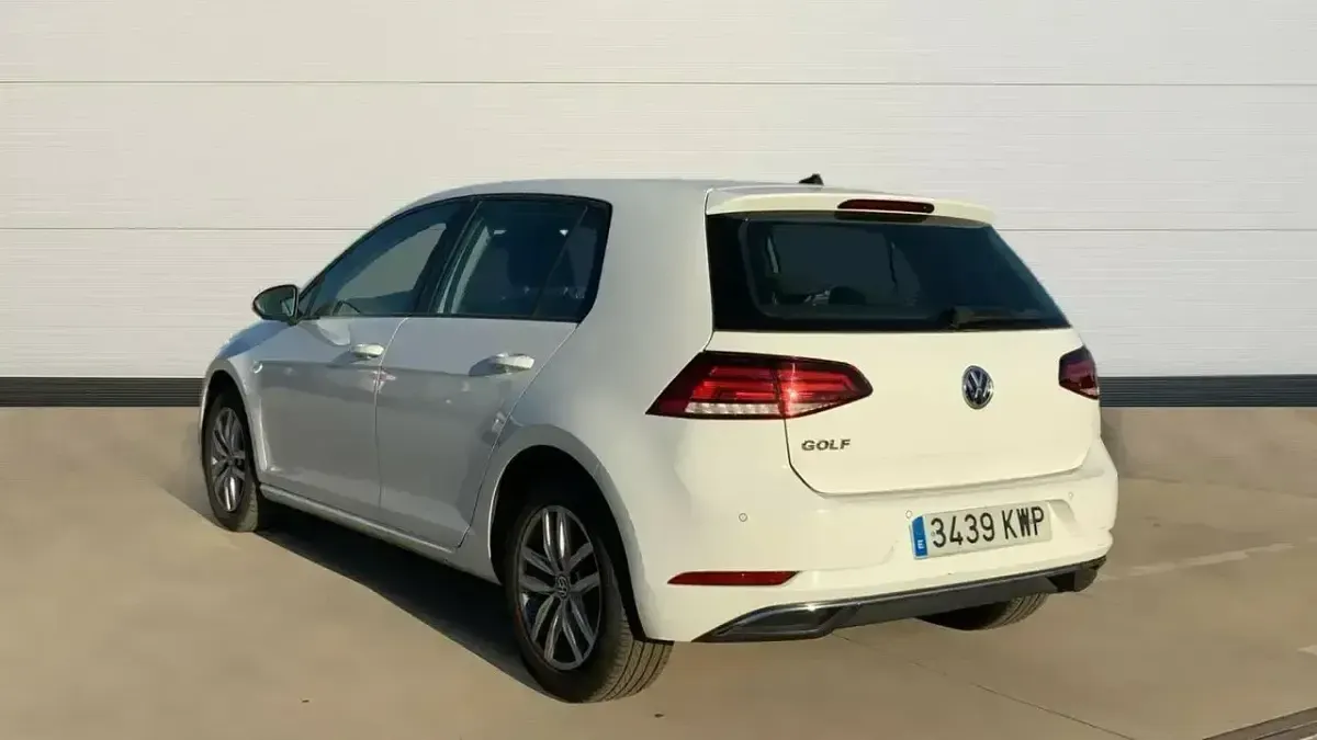 Usado VW Golf VII Advance 115 HP (84 kW) 2019 Branco Sedan