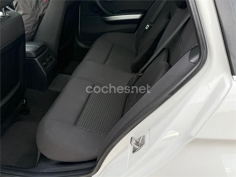 Usado BMW 320 177 CV (130 kW) 2010 Blanco Familiar