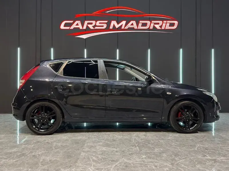 Usado Hyundai i30 Sport 115 CV (84 kW) 2008 Negro Berlina