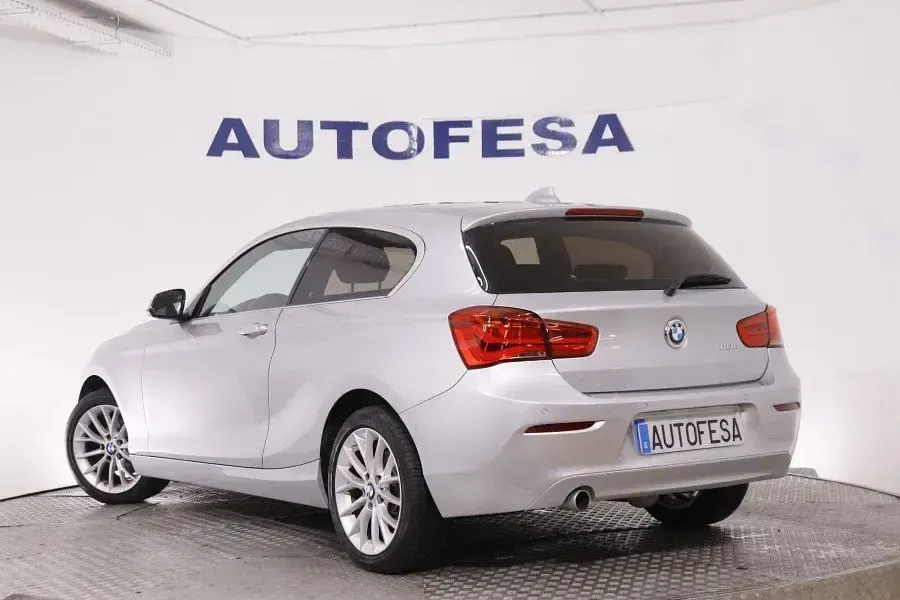 Usado BMW 118 150 CV (110 kW) 2019 Plata Utilitario