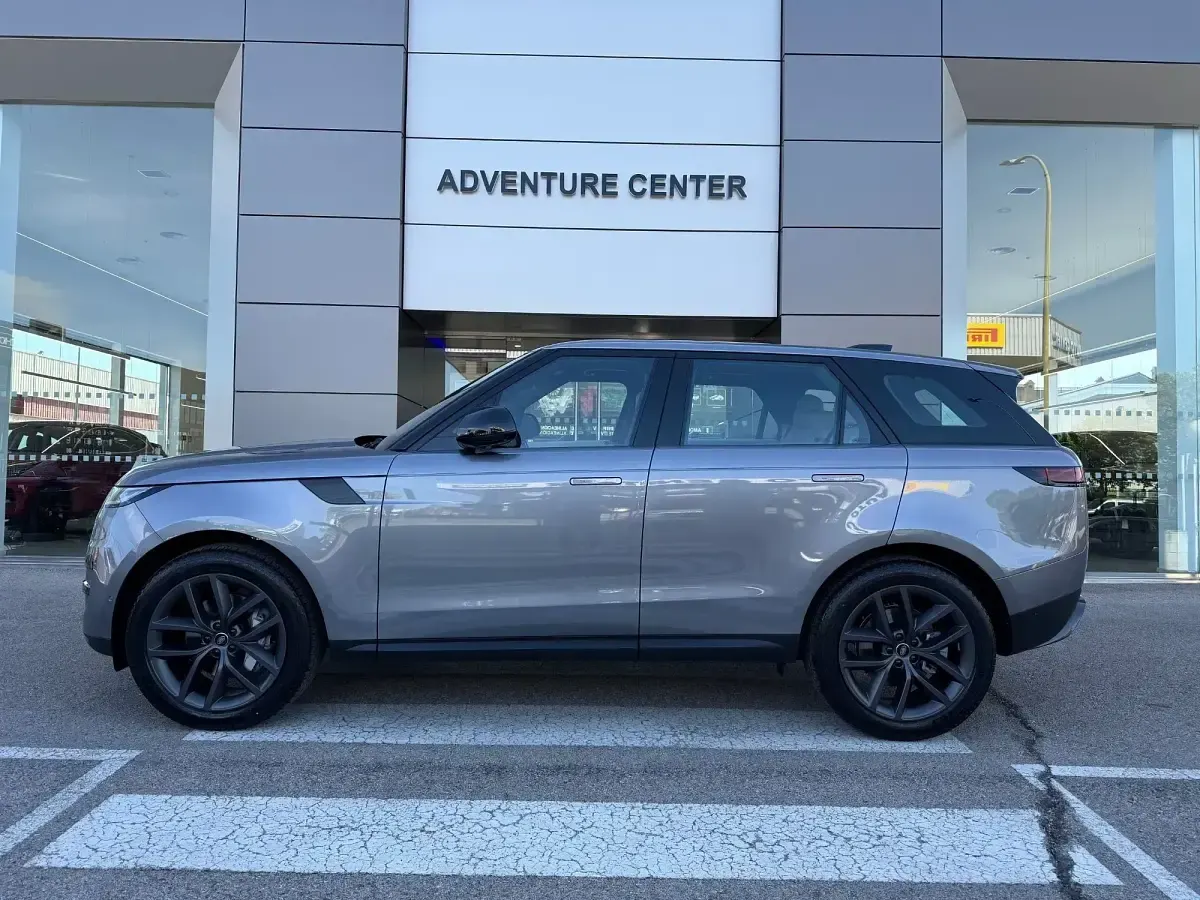 Begagnad Land Rover Range Rover Sport S 249 HK (183 kW) 2024 Grå SUV