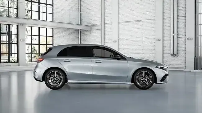Novo Mercedes A180 136 HP (100 kW) 2025 Cinzento
