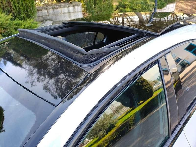 Usado Mercedes A200 Elegance 140 CV (102 kW) 2016 Gris Utilitario