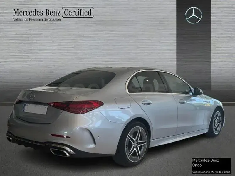 Usado Mercedes C200 163 CV (119 kW) 2023 Gris / plata Berlina