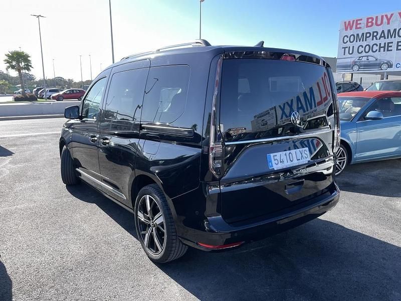 Usado VW Caddy 122 CV (89 kW) 2021 Negro metalico Monovolumen