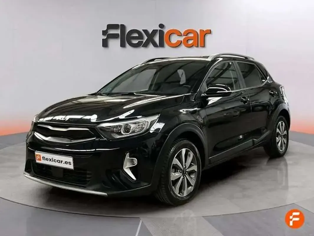 Usado Kia Stonic 84 CV (61 kW) 2022 Negro SUV