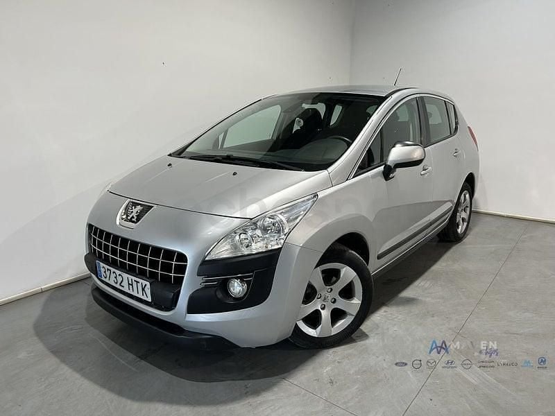 Usado Peugeot 3008 Access 115 CV (84 kW) 2013 Gris / plata Familiar