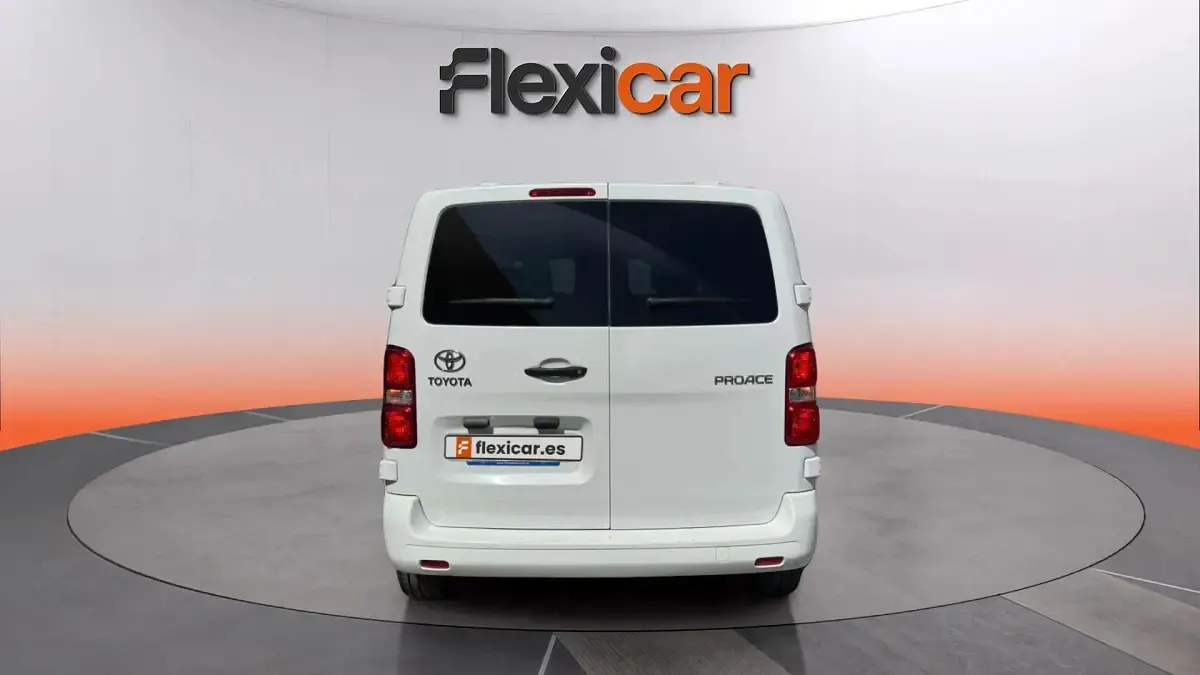 Usado Toyota Proace 120 CV (88 kW) 2021 Blanco Monovolumen