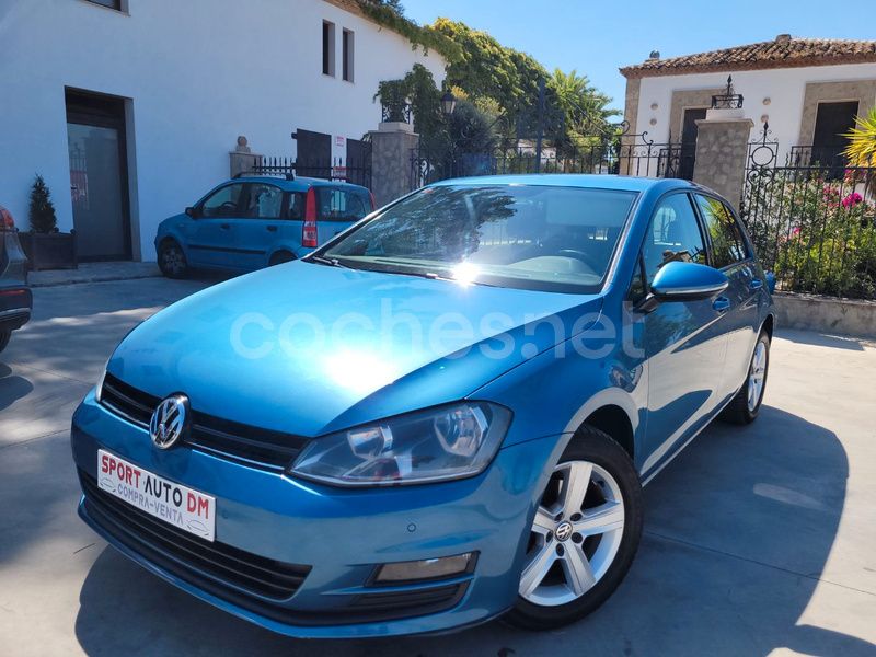 Azul Usado 2015 VW Golf VII Advance Berlina | 12.900 € (Precio justo) - Imagen 1/4