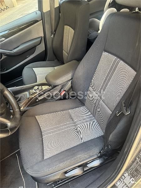 Usado BMW X1 204 HP (150 kW) 2011 Preto SUV