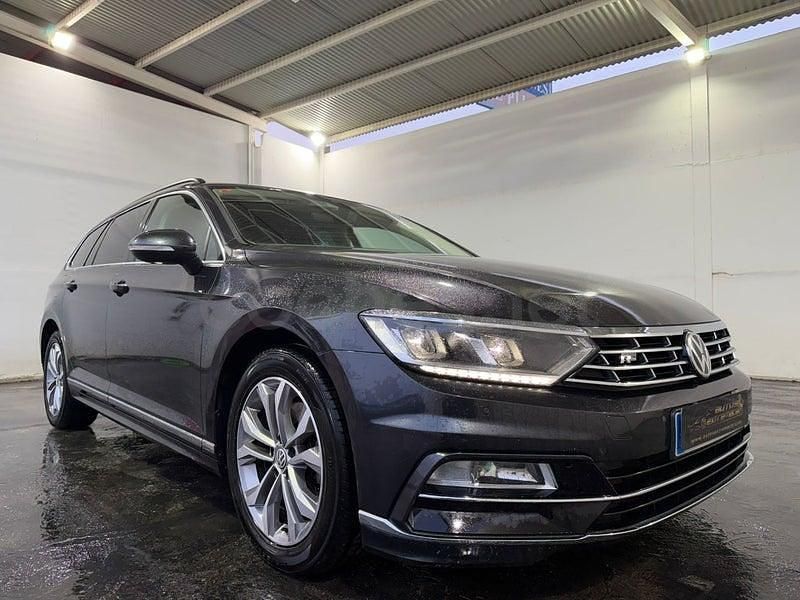 Usado VW Passat R-line 150 CV (110 kW) 2019 Gris / plata Familiar