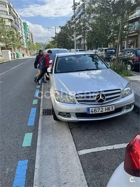 Usado Mercedes C220 Avantgarde 150 CV (110 kW) 2008 Gris / plata Berlina