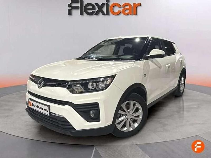 Usado Ssangyong (KGM) Tivoli 128 CV (94 kW) 2020 Blanco SUV