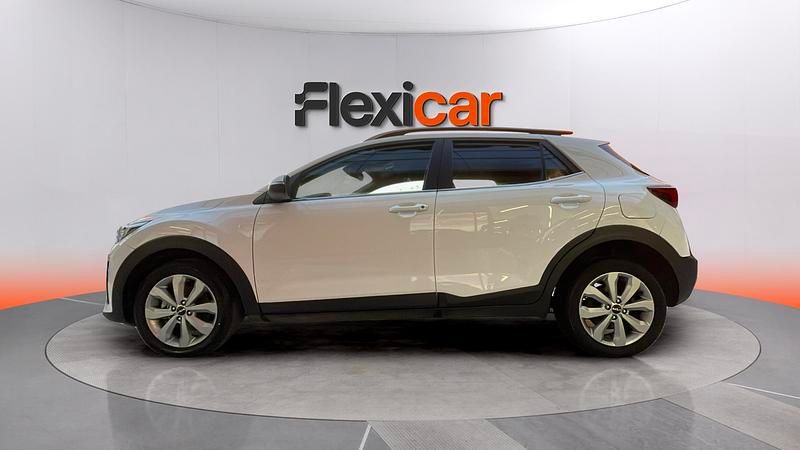 Usado Kia Stonic 101 CV (74 kW) 2022 Blanco SUV